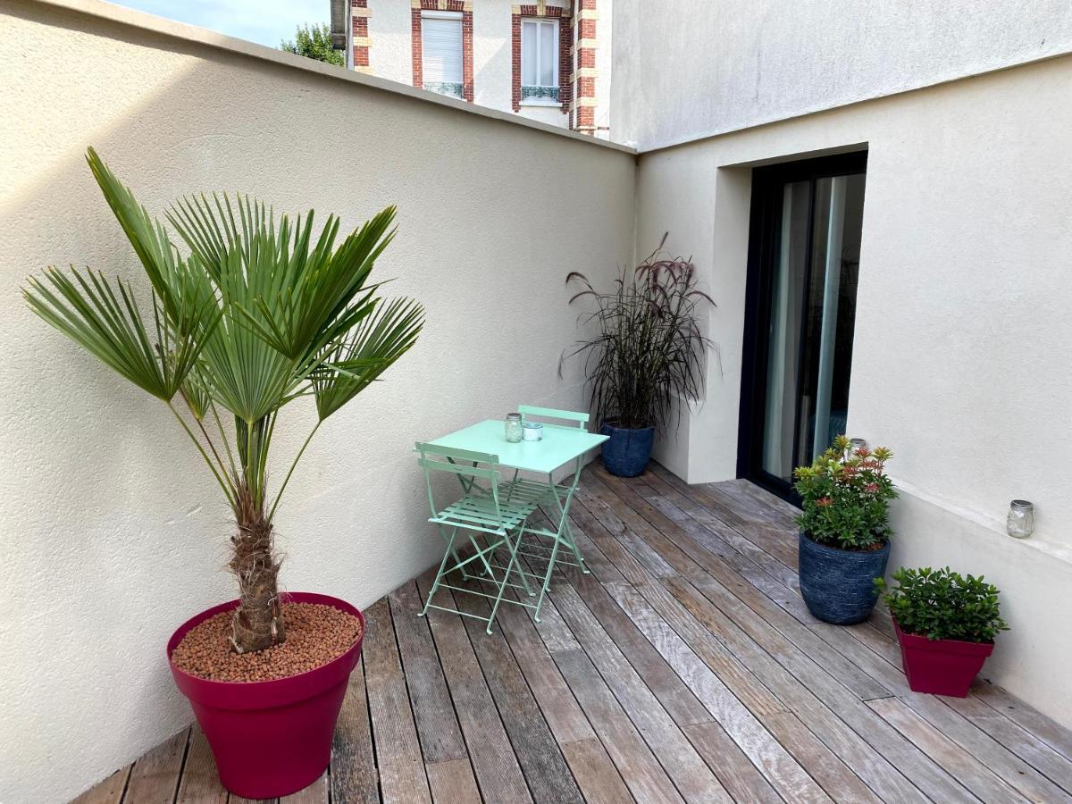 Luisant Au 10 Bed & Breakfast المظهر الخارجي الصورة
