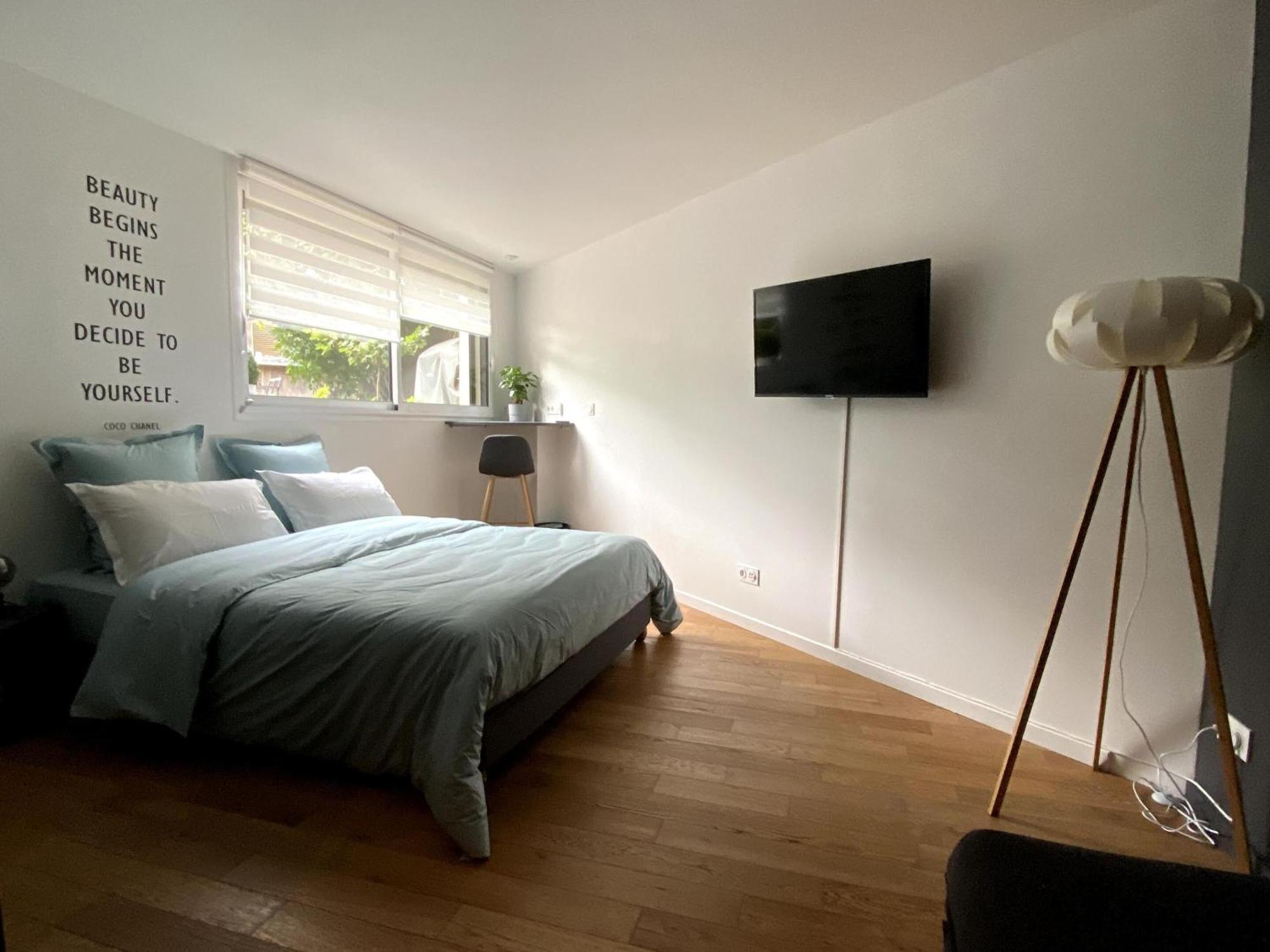 Luisant Au 10 Bed & Breakfast الغرفة الصورة