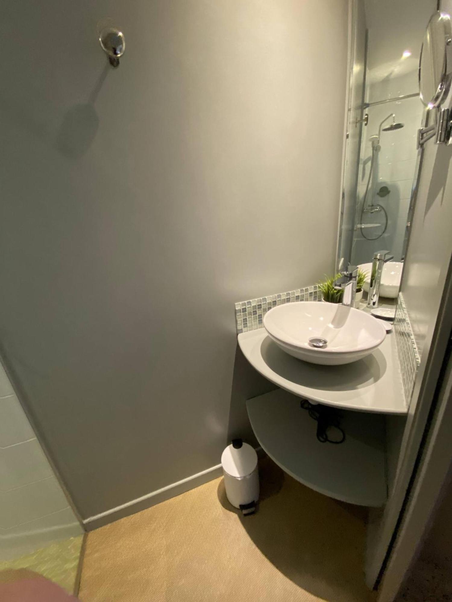 Luisant Au 10 Bed & Breakfast الغرفة الصورة