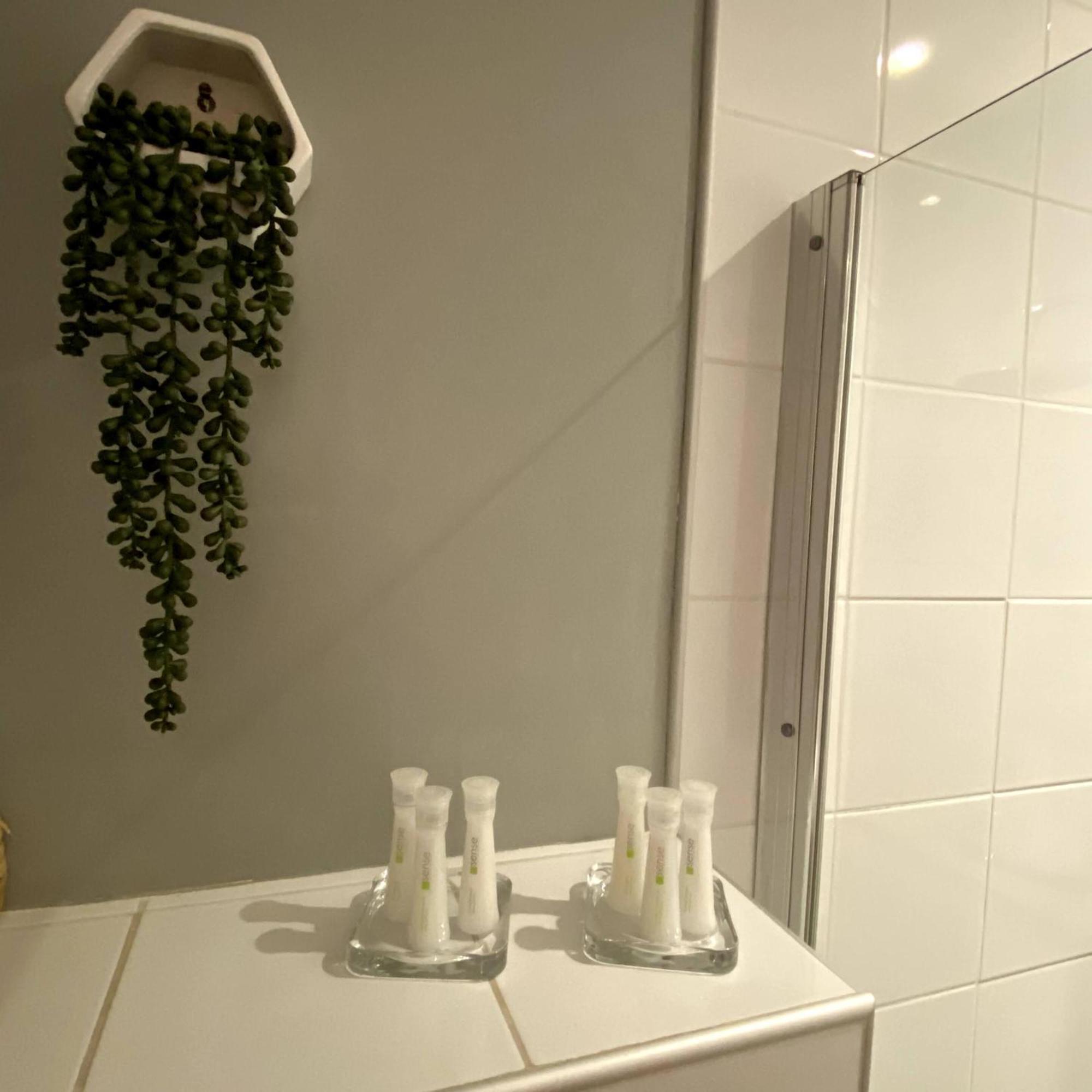 Luisant Au 10 Bed & Breakfast الغرفة الصورة