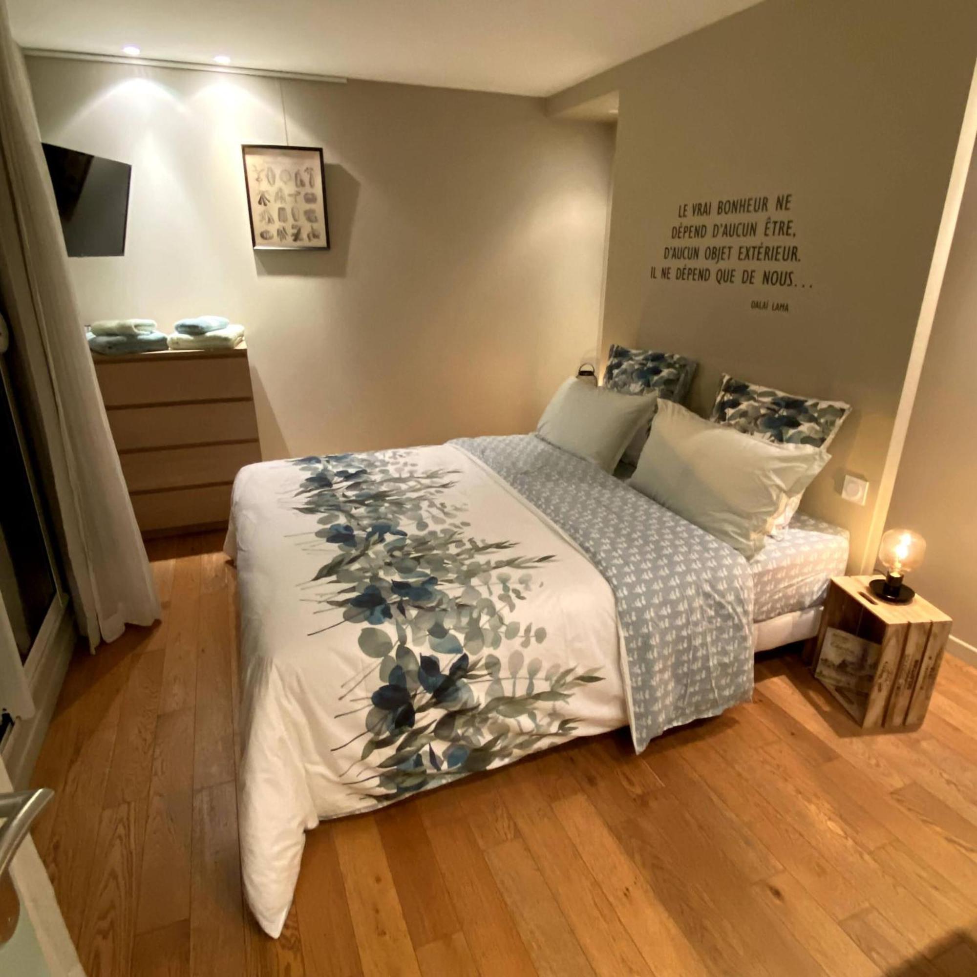 Luisant Au 10 Bed & Breakfast الغرفة الصورة